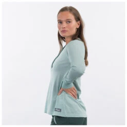 Bergans Women's Lysebu Wool Henley - Longsleeve -Maloja Geschäft bergans womens lysebu wool henley longsleeve detail 3