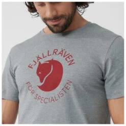 FJÄLLRÄVEN Fjällräven Fox T-Shirt - T-Shirt 15 FJÄLLRÄVEN Fjällräven Fox T-Shirt - T-Shirt -Maloja Geschäft fjaellraeven fjaellraeven fox t shirt t shirt detail 6