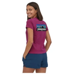 Patagonia Women's P-6 Logo Responsibili-Tee - T-Shirt 13 Patagonia Women's P-6 Logo Responsibili-Tee - T-Shirt -Maloja Geschäft patagonia womens p 6 logo responsibili tee t shirt detail 5