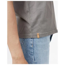 Tentree Women's Natural Dye T-Shirt - T-Shirt 8 Tentree Women's Natural Dye T-Shirt - T-Shirt -Maloja Geschäft tentree womens natural dye t shirt t shirt detail 4